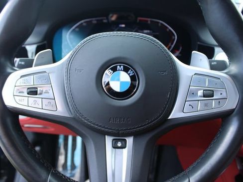 Used 2022 BMW 750i xDrive w/ M Sport Package AWD/4WD image 21