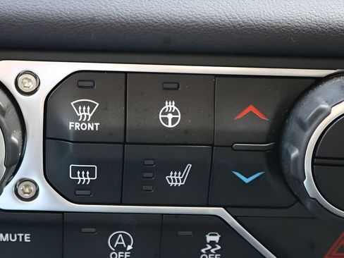 Used 2024 Jeep Gladiator Mojave AWD/4WD image 23
