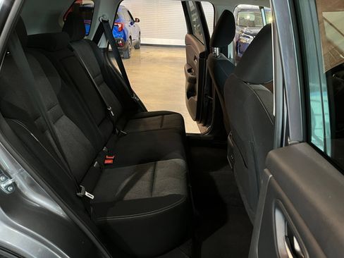 Used 2025 Nissan Rogue SV FWD image 38