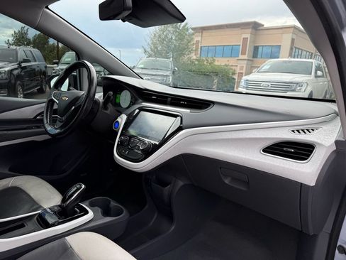 Used 2018 Chevrolet Bolt Premier w/ Driver Confidence II Package FWD image 28