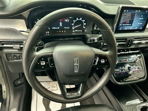 Used 2022 Lincoln Corsair AWD w/ Equipment Group 101A image 4