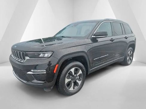 Used 2024 Jeep Grand Cherokee Limited 4xe AWD/4WD image 3
