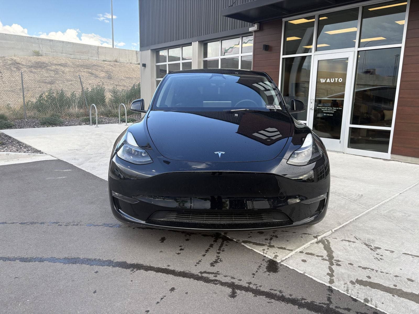 Used 2024 Tesla Model Y Long Range AWD/4WD image 3