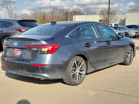 Used 2023 Honda Civic Touring image 4