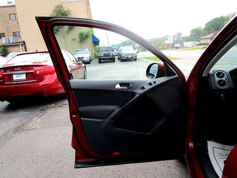 Used 2012 Volkswagen Tiguan SEL image 26