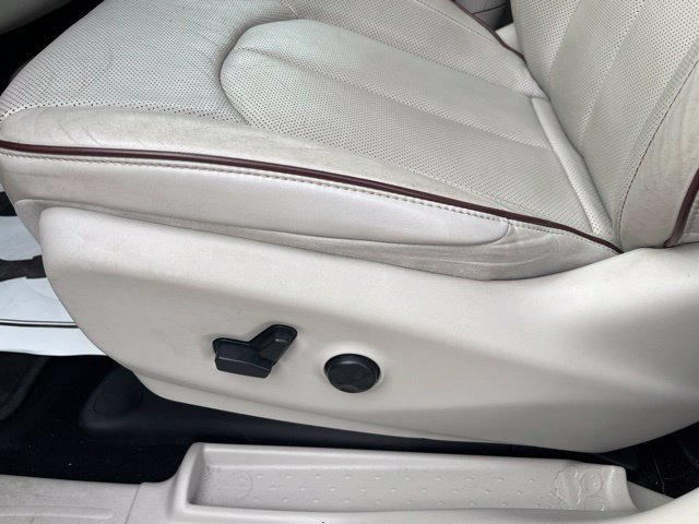 Used 2019 Chrysler Pacifica Limited FWD image 10