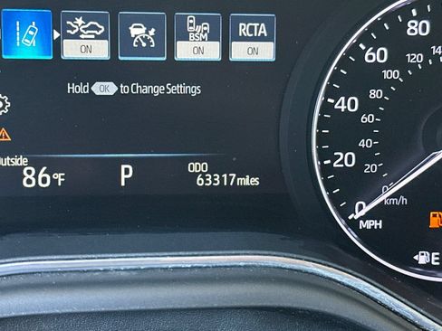 Certified 2022 Toyota Avalon XLE FWD image 30