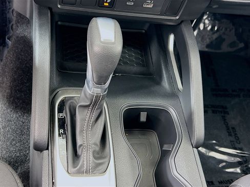 Used 2022 Nissan Frontier SV w/ Technology Package image 17