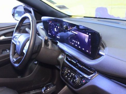 Certified 2025 Buick Envista Sport Touring w/ Convenience II Package image 6