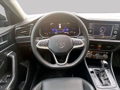 Used 2024 Volkswagen Jetta SE w/ Panoramic Sunroof Package FWD image 6