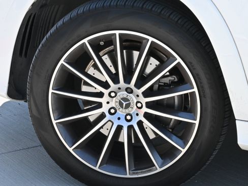 Used 2024 Mercedes-Benz GLE 450 4MATIC image 11