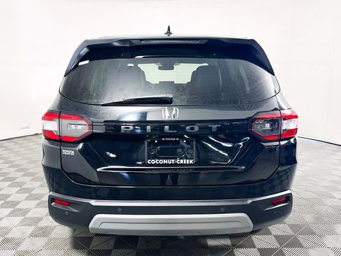Used 2025 Honda Pilot EX-L image 4