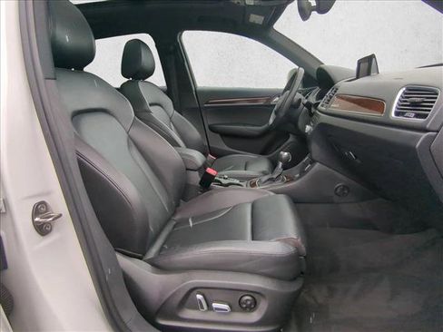 Used 2018 Audi Q3 2.0T Premium Plus image 28