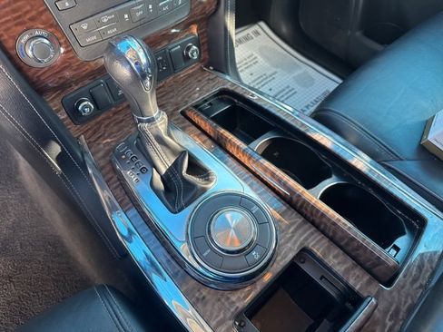 Used 2018 Nissan Armada Platinum image 18