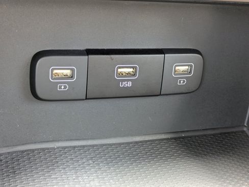 Certified 2024 Kia Carnival LX FWD image 25