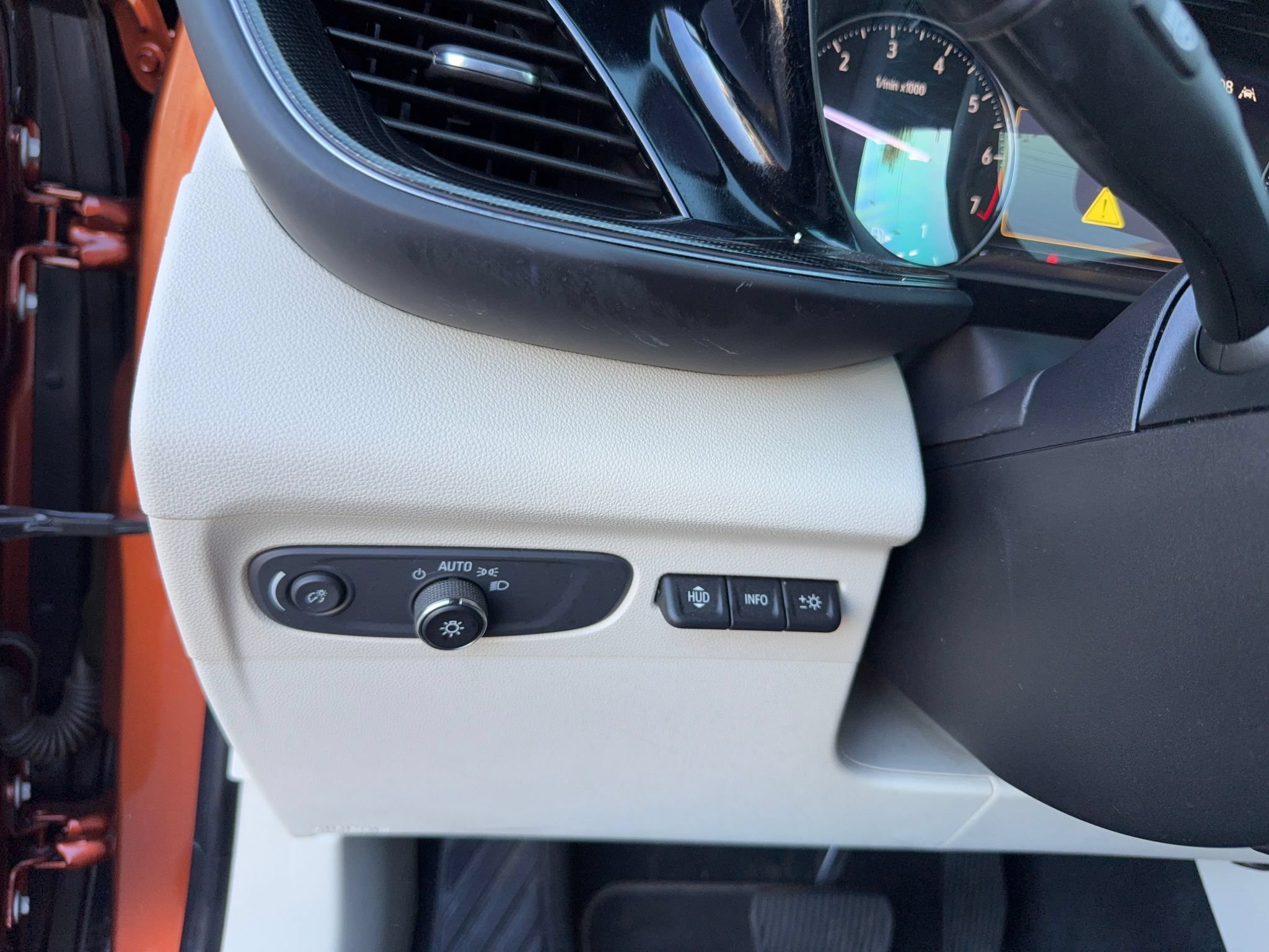 Used 2021 Buick Envision Essence w/ Technology Package I FWD image 14