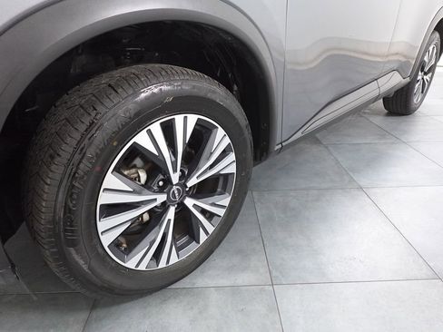 Used 2023 Nissan Rogue SV image 30