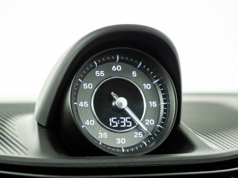 Used 2021 Porsche Taycan 4S w/ Premium Package image 17