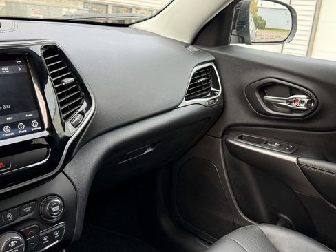 Used 2020 Jeep Cherokee Limited image 23