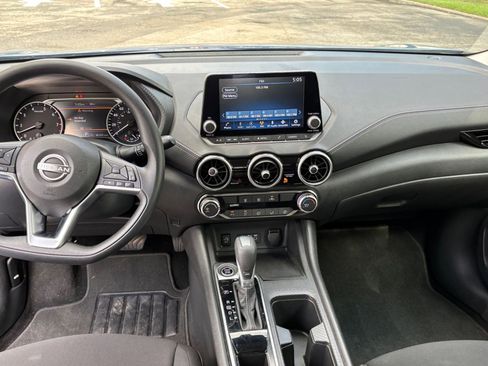 Used 2025 Nissan Sentra SV FWD image 28