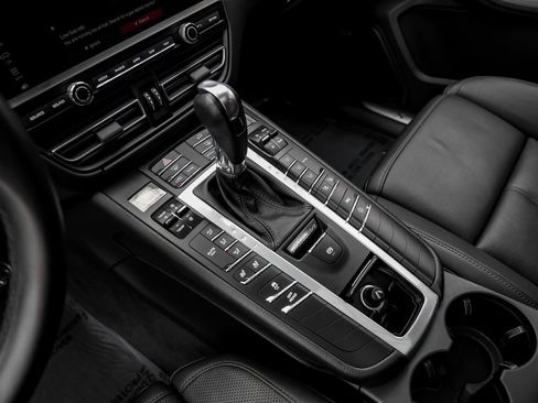 Used 2020 Porsche Macan S image 22