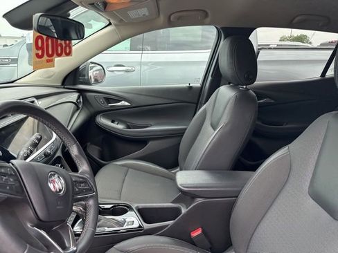 Used 2022 Buick Encore GX Select AWD/4WD image 12