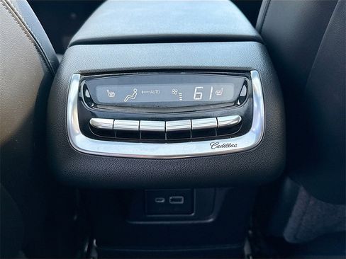 Used 2023 Cadillac XT6 Premium Luxury w/ Technology Package image 28