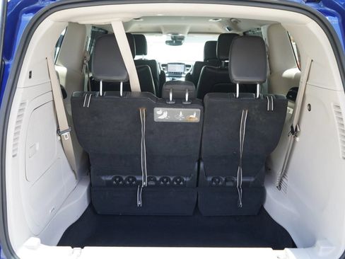 Used 2021 Chrysler Pacifica Touring-L FWD image 28