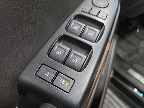 Used 2017 Chevrolet Tahoe LT w/ Luxury Package AWD/4WD image 26