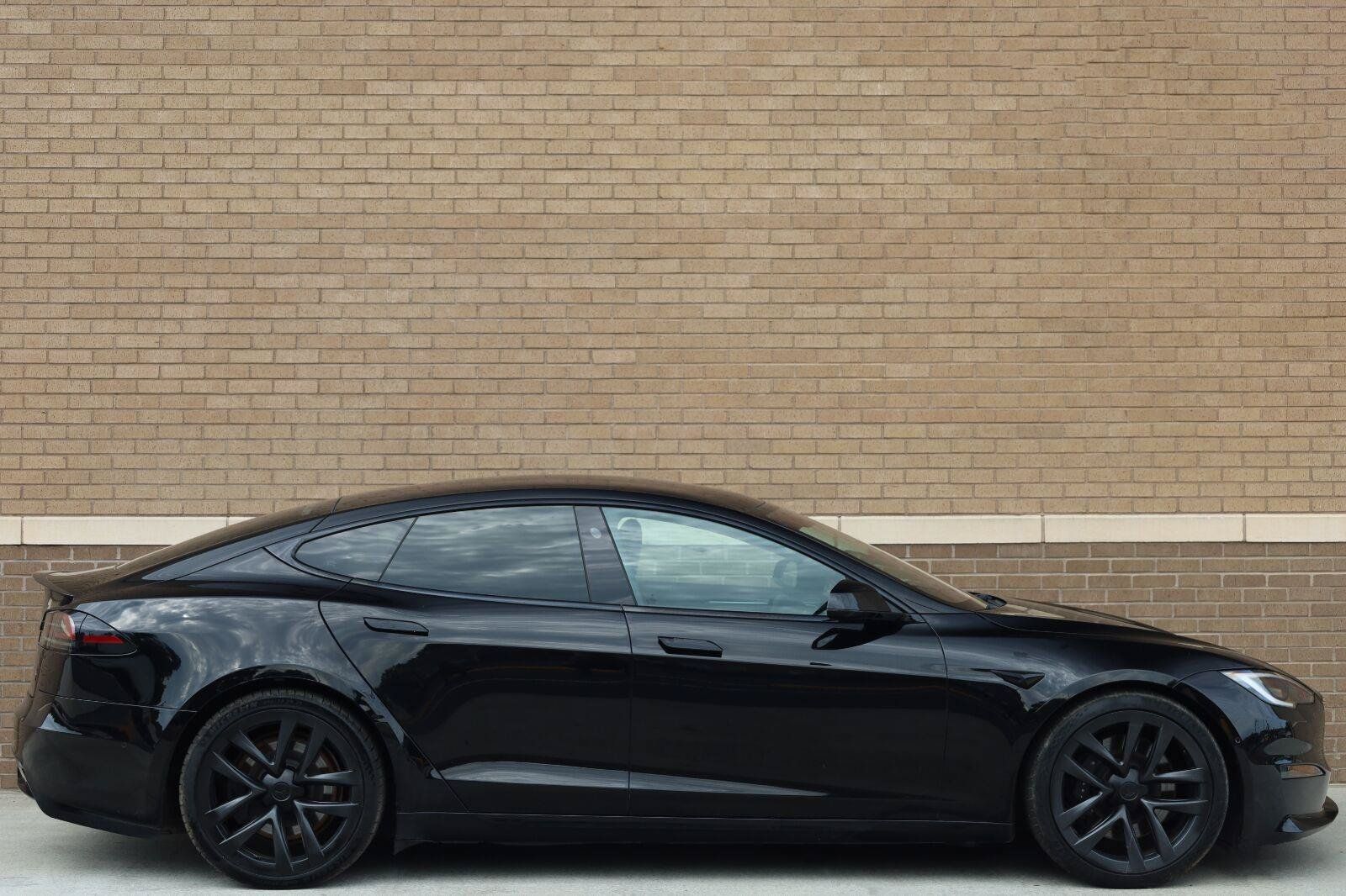 Used 2022 Tesla Model S Plaid AWD/4WD image 3