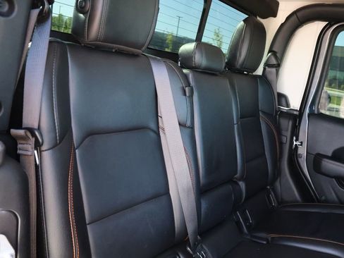 Used 2021 Jeep Gladiator Mojave AWD/4WD image 14