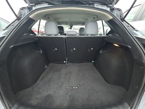 Used 2023 Nissan Kicks SR w/ SR Premium Package image 12