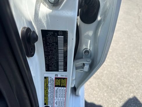 Used 2020 Toyota Camry SE FWD image 17