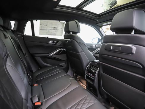 New 2026 BMW X6 xDrive40i w/ Executive Package image 25