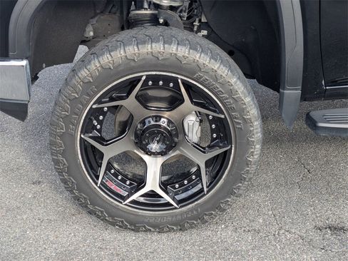 Used 2022 GMC Sierra 1500 SLT w/ SLT Premium Plus Package image 9