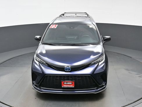 Used 2025 Toyota Sienna XSE w/ XSE Plus Package AWD/4WD image 37