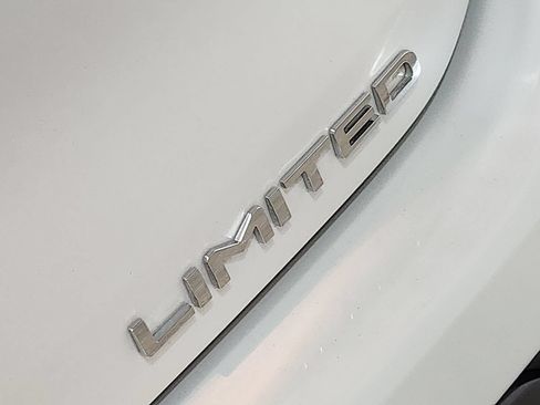 Used 2021 Toyota Highlander Limited FWD image 28