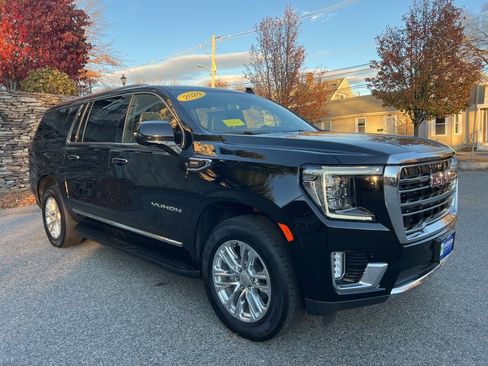 Used 2024 GMC Yukon XL SLT w/ SLT Premium Package image 7
