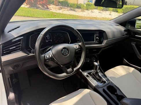 Used 2019 Volkswagen Jetta R-Line FWD image 10