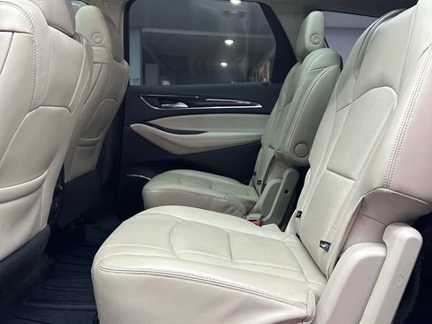 Used 2018 Buick Enclave Essence image 23