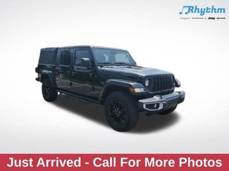 Used 2024 Jeep Gladiator Sport AWD/4WD 360° Tour