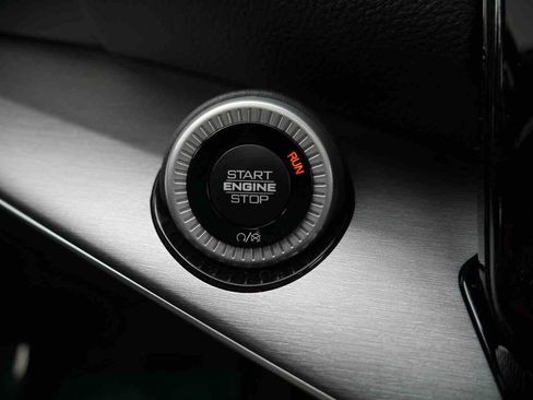 New 2025 Jeep Wagoneer L Series II image 34