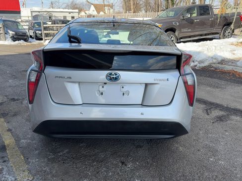 Used 2017 Toyota Prius Two image 6