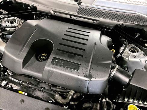 Used 2023 Land Rover Defender 110 SE image 36