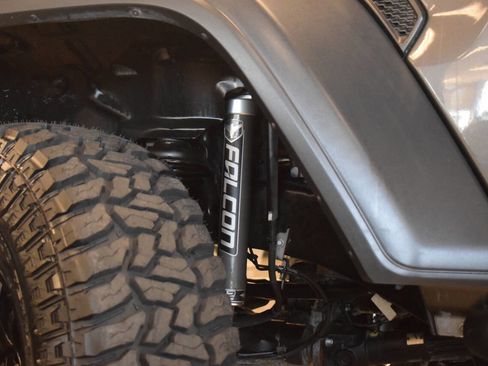 Used 2018 Jeep Wrangler Unlimited Sport S AWD/4WD image 18