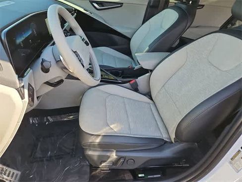 Used 2023 Kia Niro Wave w/ Wave Preserve Package image 16