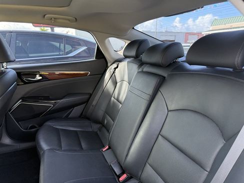 Used 2017 Kia Cadenza Premium w/ Luxury Package FWD image 15