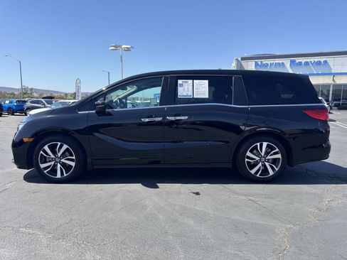 Used 2023 Honda Odyssey Touring image 2