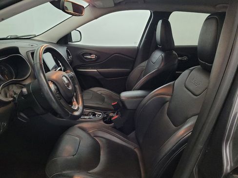 Used 2019 Jeep Cherokee Limited AWD/4WD image 17