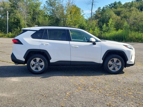 Used 2024 Toyota RAV4 XLE w/ Convenience Package AWD/4WD image 4